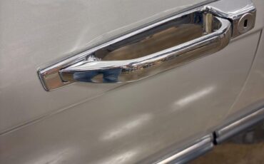 Mercedes-Benz-SL-Class-1980-Convertivle-21