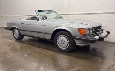 Mercedes-Benz-SL-Class-1980-Convertivle-26