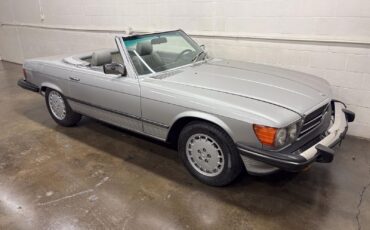 Mercedes-Benz-SL-Class-1980-Convertivle-29