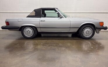Mercedes-Benz-SL-Class-1980-Convertivle-31
