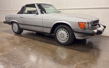 Mercedes-Benz-SL-Class-1980-Convertivle-32