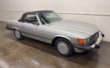 Mercedes-Benz-SL-Class-1980-Convertivle-35
