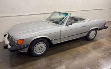 Mercedes-Benz-SL-Class-1980-Convertivle-4