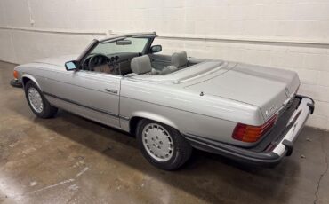 Mercedes-Benz-SL-Class-1980-Convertivle-5