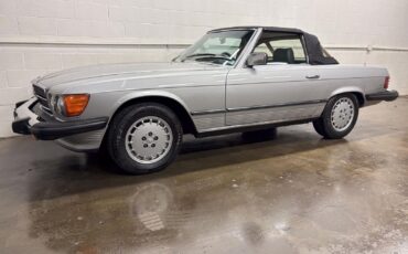 Mercedes-Benz-SL-Class-1980-Convertivle-7