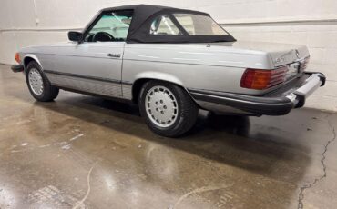 Mercedes-Benz-SL-Class-1980-Convertivle-8