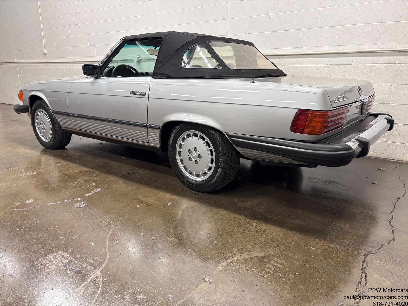 Mercedes-Benz-SL-Class-1980-Convertivle-8