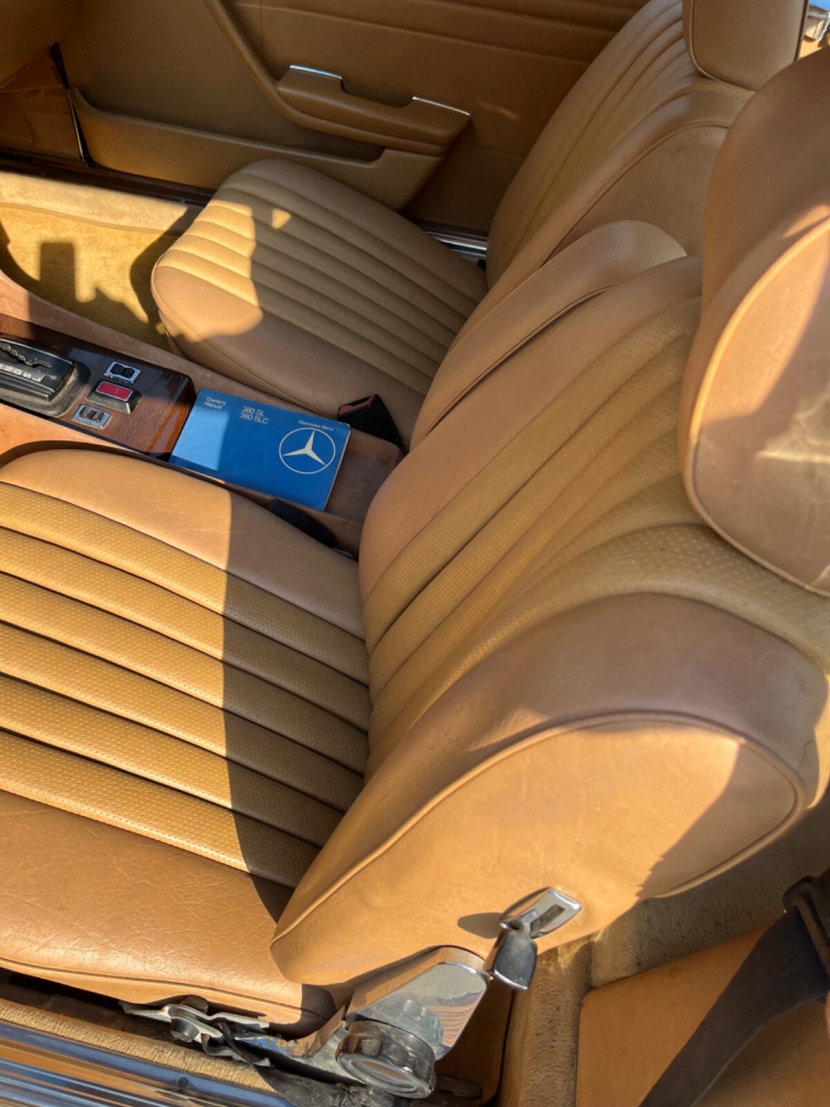 Mercedes-Benz-SL-Class-1981-Convertible-3