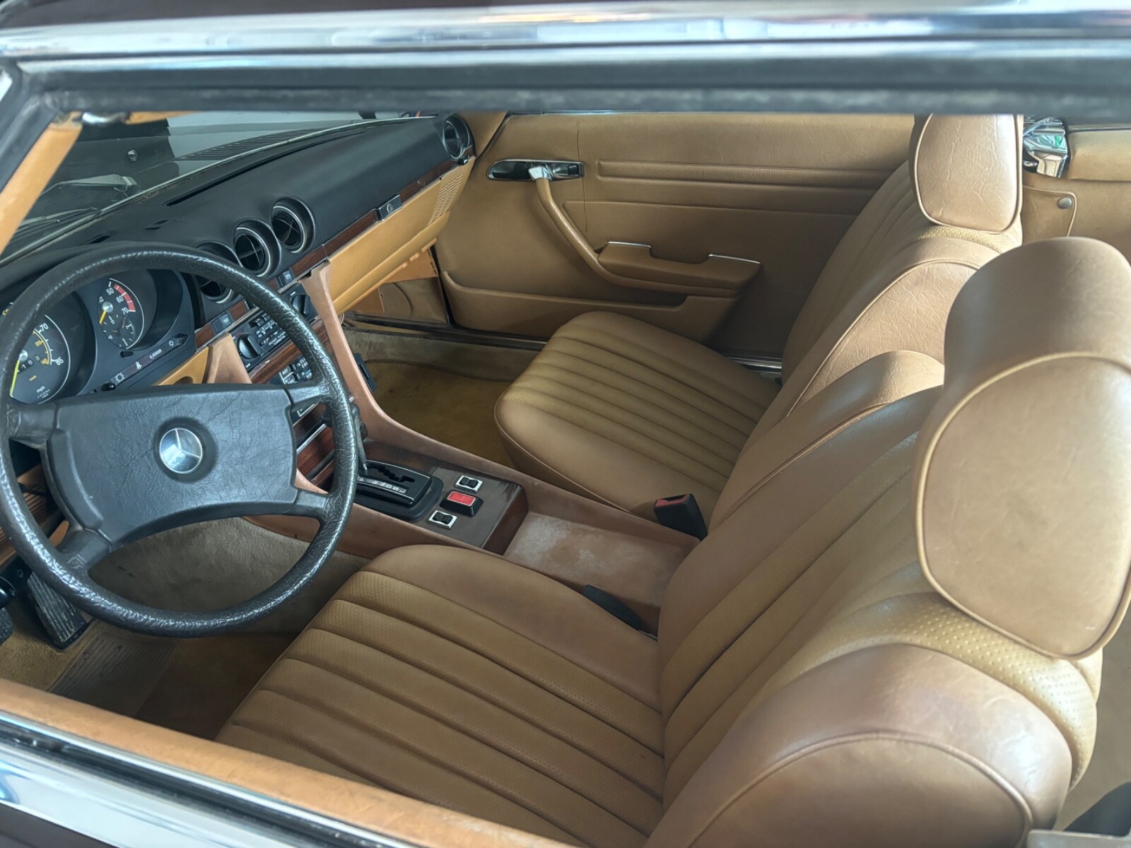 Mercedes-Benz-SL-Class-1981-Convertible-8
