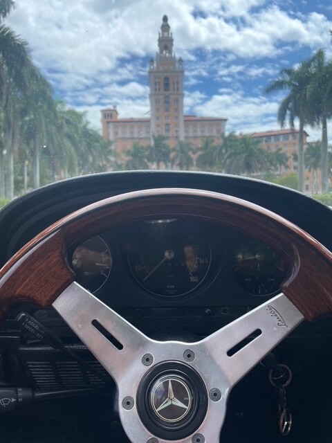 Mercedes-Benz-SL-Class-1983-Convertible-1