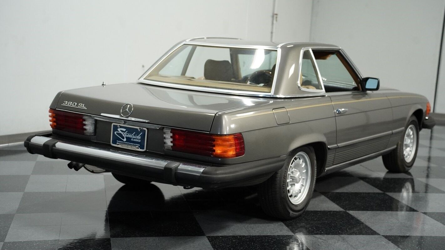 Mercedes-Benz-SL-Class-1983-Convertible-10