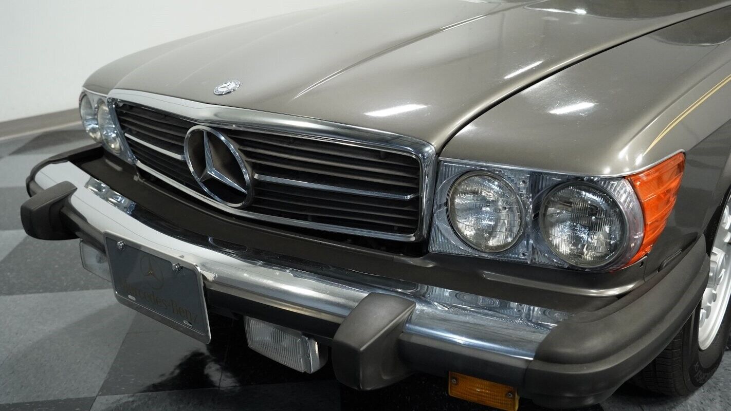 Mercedes-Benz-SL-Class-1983-Convertible-17
