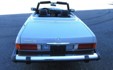 Mercedes-Benz-SL-Class-1983-Convertible-17