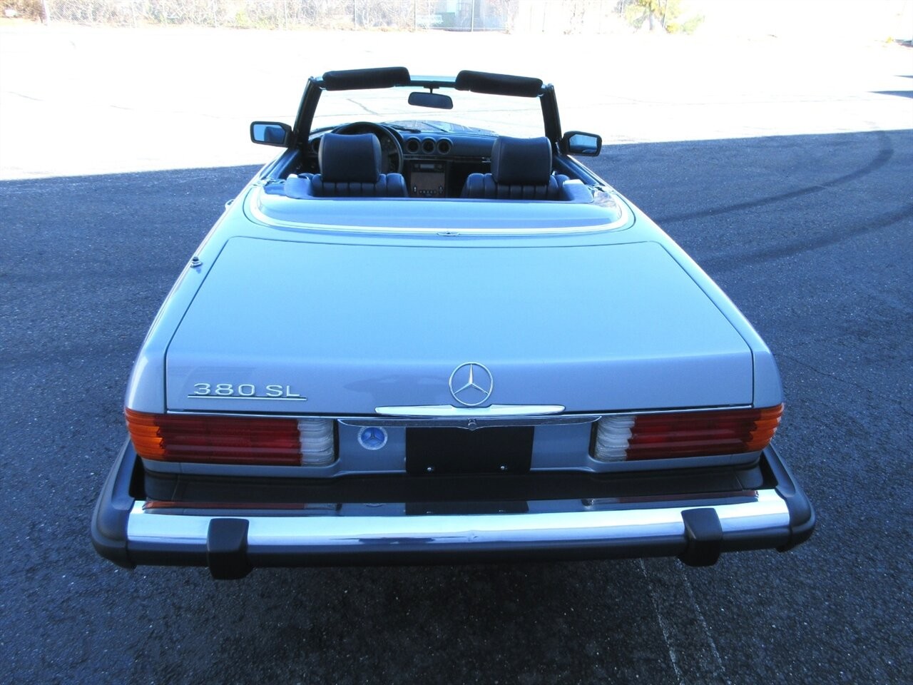 Mercedes-Benz-SL-Class-1983-Convertible-17