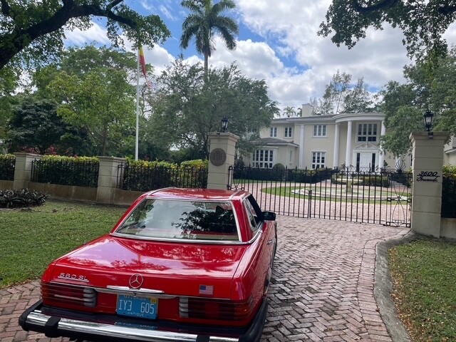 Mercedes-Benz-SL-Class-1983-Convertible-2