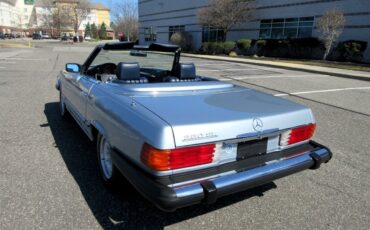 Mercedes-Benz-SL-Class-1983-Convertible-2