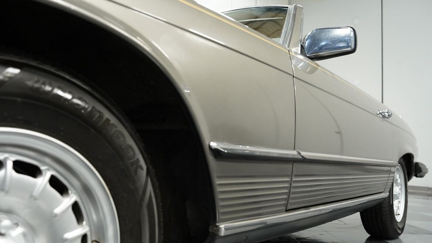 Mercedes-Benz-SL-Class-1983-Convertible-20