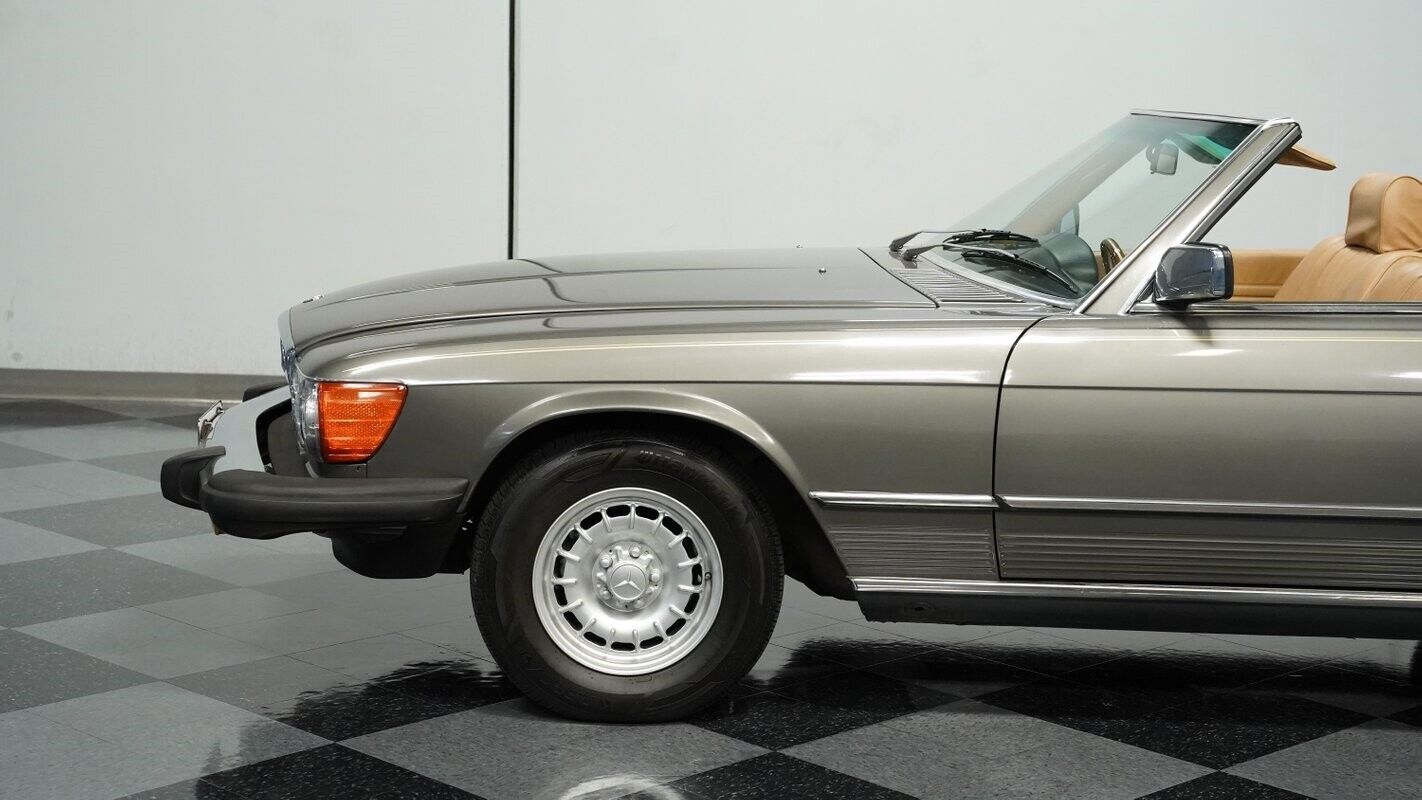 Mercedes-Benz-SL-Class-1983-Convertible-21