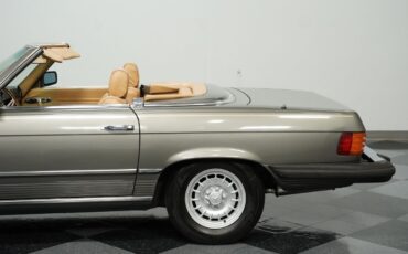 Mercedes-Benz-SL-Class-1983-Convertible-22