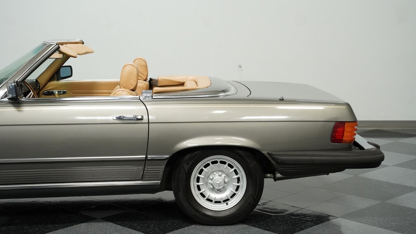 Mercedes-Benz-SL-Class-1983-Convertible-22