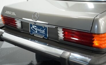 Mercedes-Benz-SL-Class-1983-Convertible-23