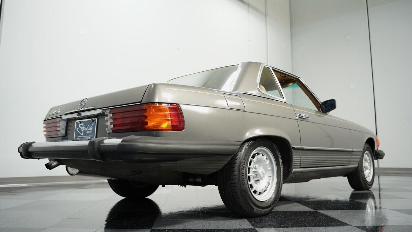 Mercedes-Benz-SL-Class-1983-Convertible-24