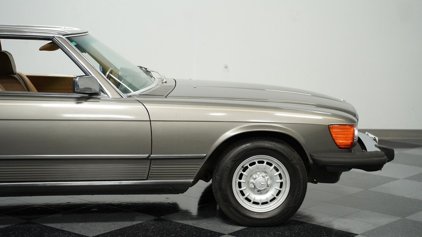 Mercedes-Benz-SL-Class-1983-Convertible-27