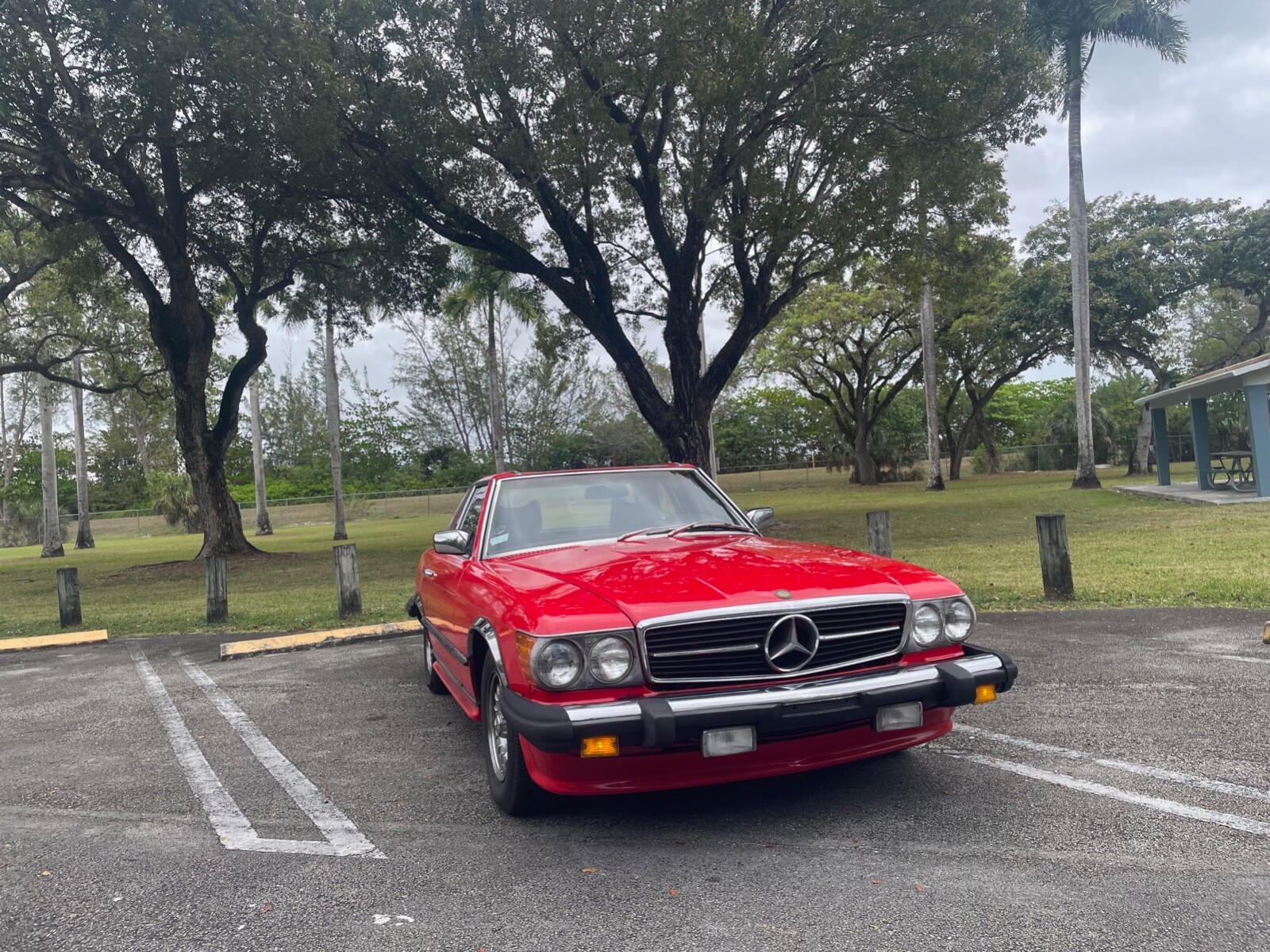 Mercedes-Benz-SL-Class-1983-Convertible-3