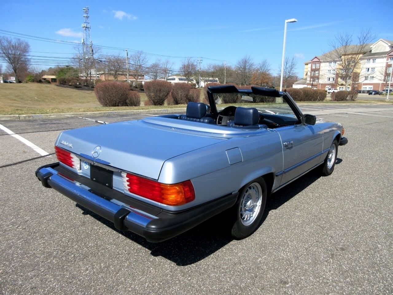 Mercedes-Benz-SL-Class-1983-Convertible-3