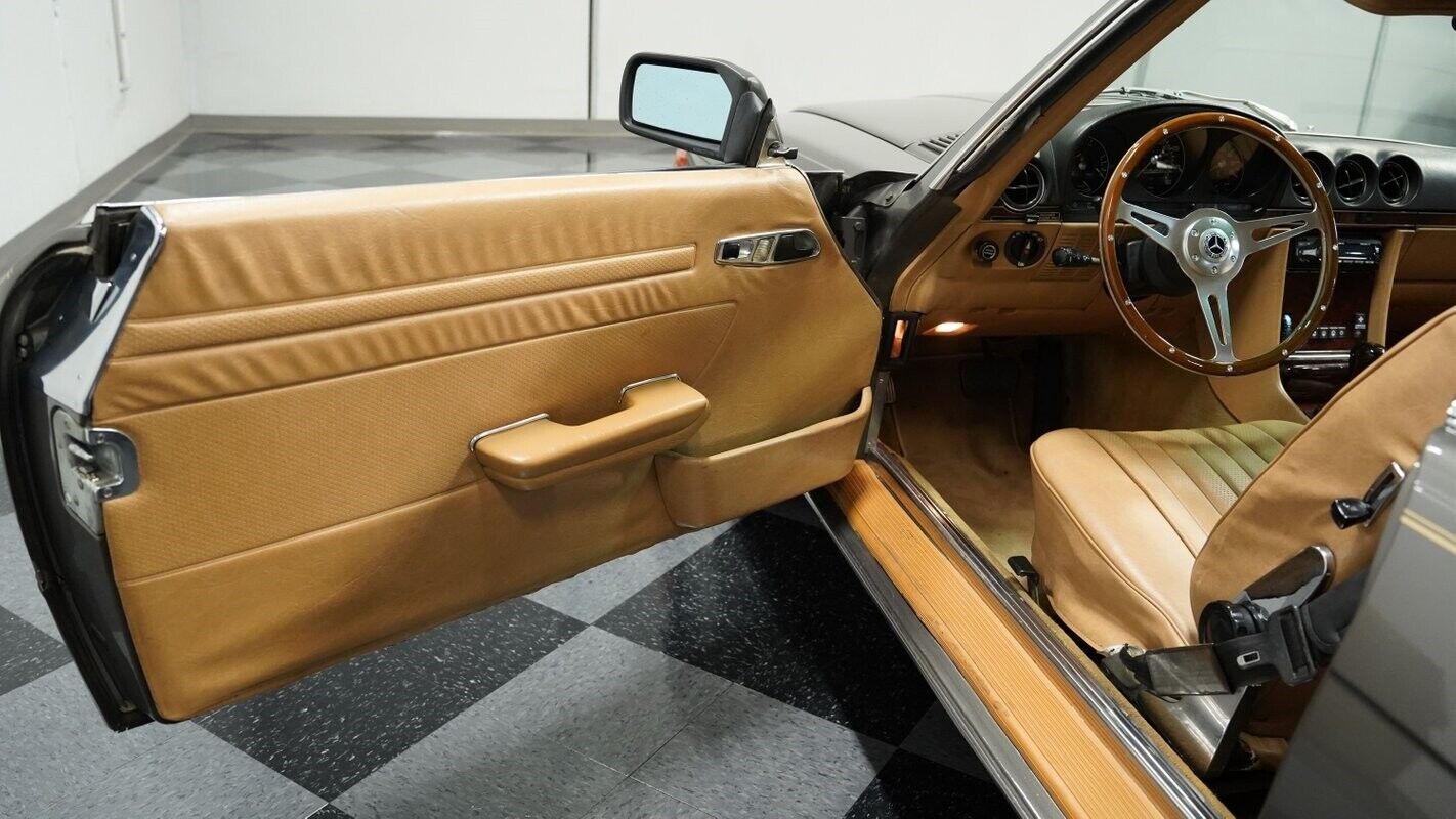 Mercedes-Benz-SL-Class-1983-Convertible-32