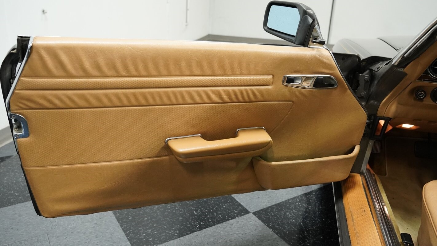 Mercedes-Benz-SL-Class-1983-Convertible-33