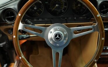 Mercedes-Benz-SL-Class-1983-Convertible-35