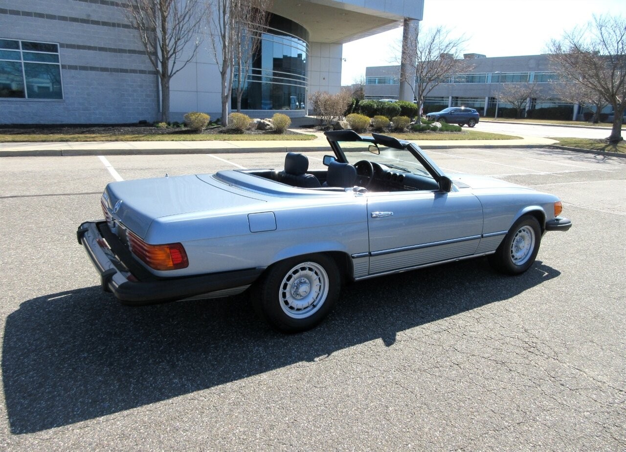 Mercedes-Benz-SL-Class-1983-Convertible-7