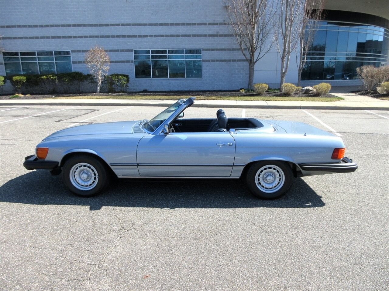 Mercedes-Benz-SL-Class-1983-Convertible-8