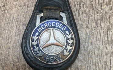 Mercedes-Benz-SL-Class-1984-Convertible-13