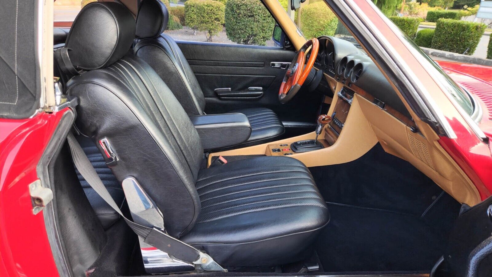 Mercedes-Benz-SL-Class-1984-Convertible-13