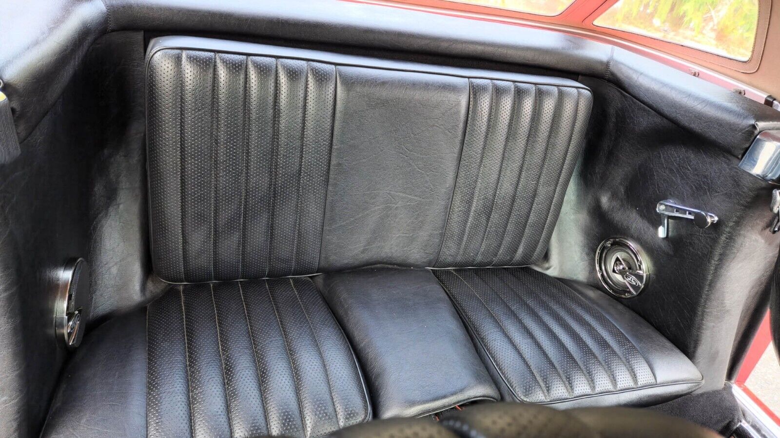 Mercedes-Benz-SL-Class-1984-Convertible-15