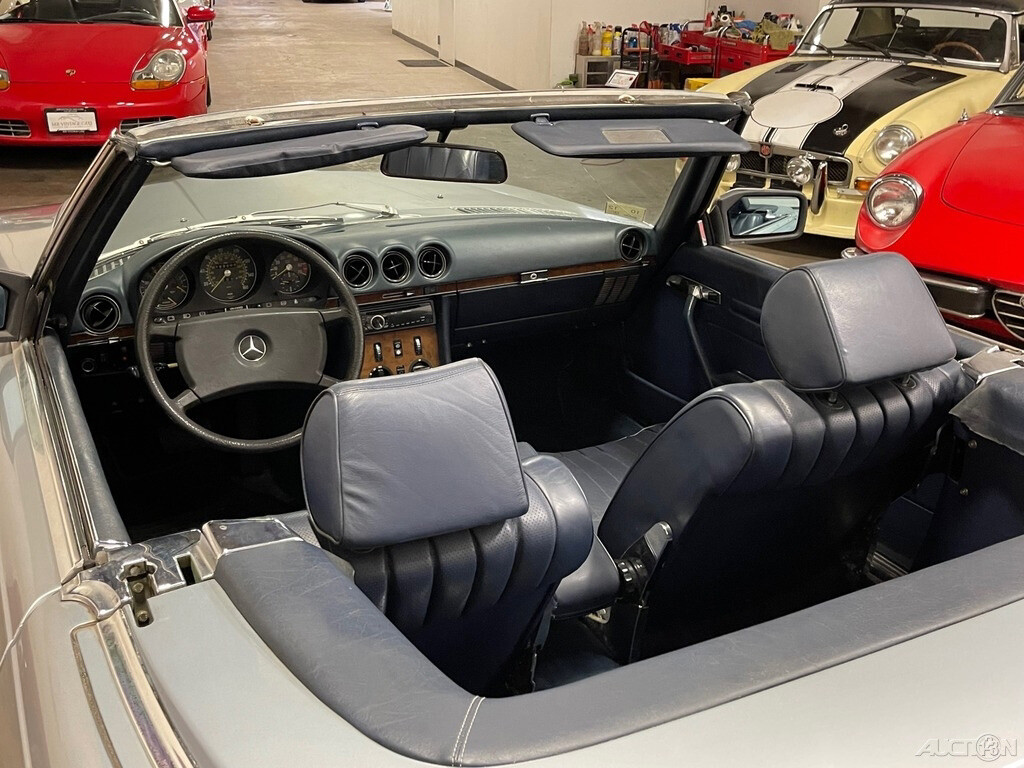 Mercedes-Benz-SL-Class-1984-Convertible-19