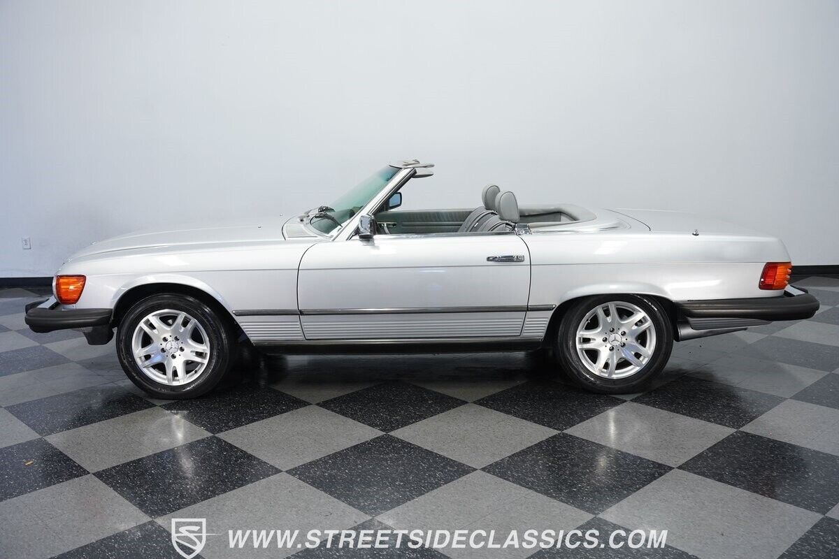 Mercedes-Benz-SL-Class-1984-Convertible-2