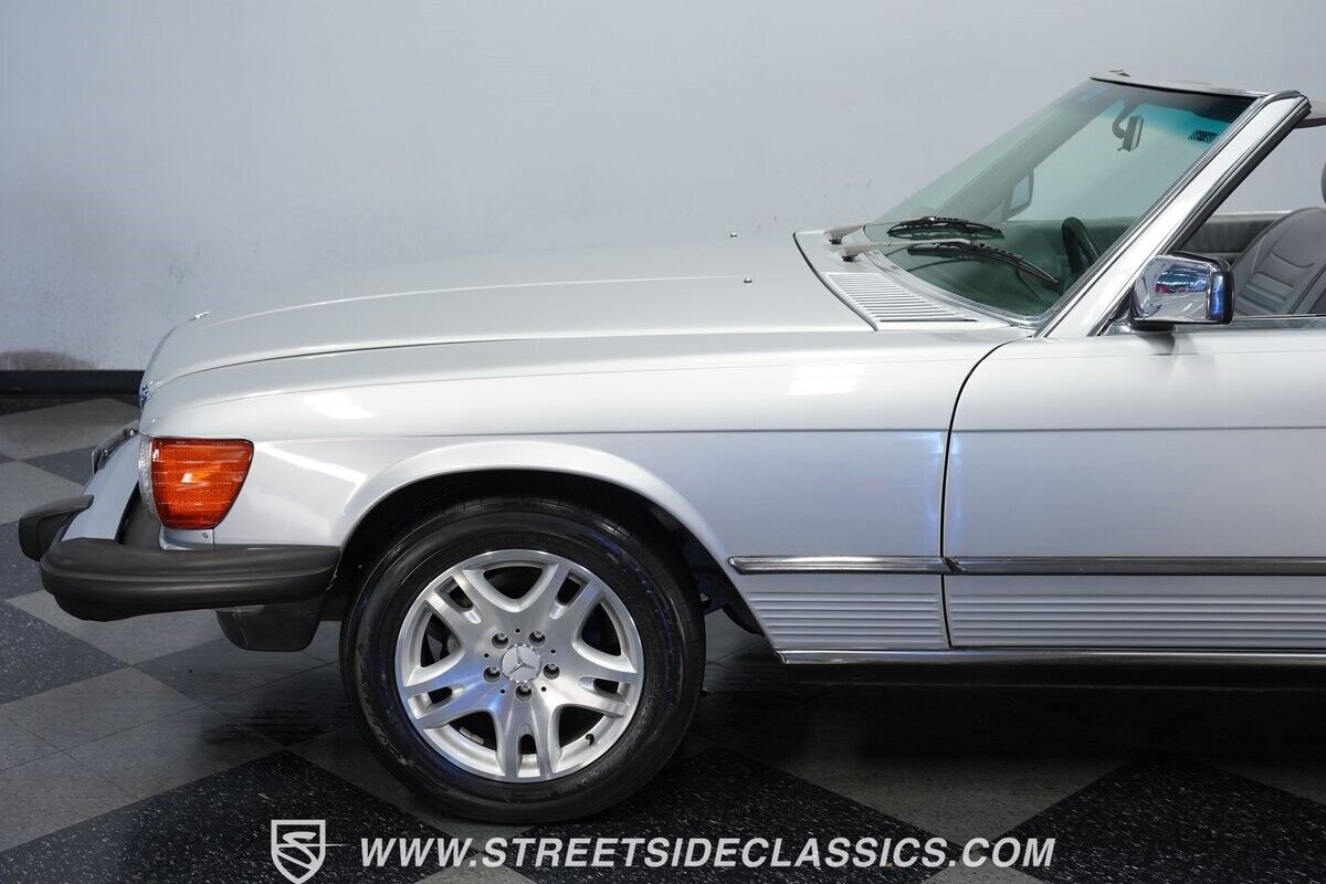 Mercedes-Benz-SL-Class-1984-Convertible-21