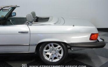 Mercedes-Benz-SL-Class-1984-Convertible-22