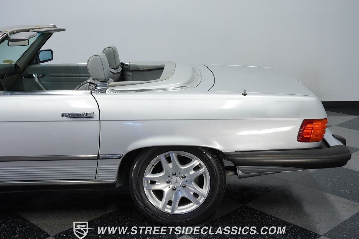 Mercedes-Benz-SL-Class-1984-Convertible-22