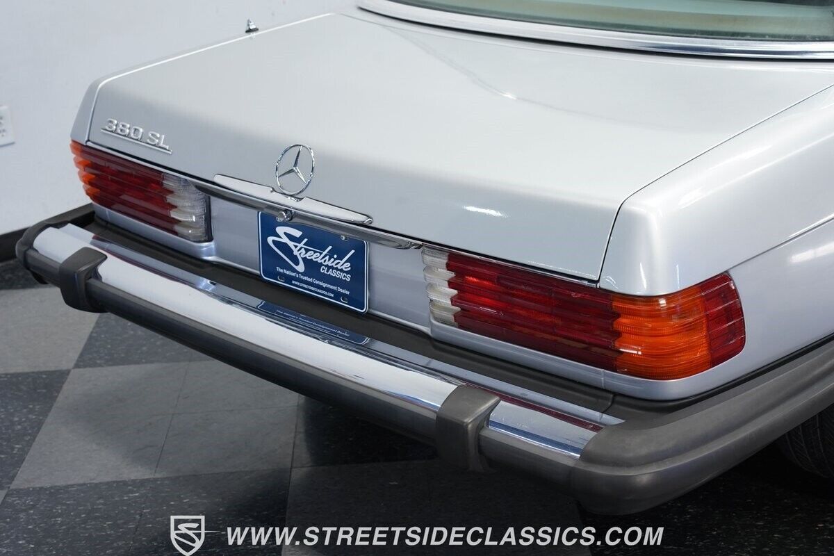 Mercedes-Benz-SL-Class-1984-Convertible-25