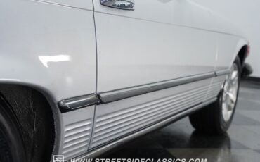 Mercedes-Benz-SL-Class-1984-Convertible-26