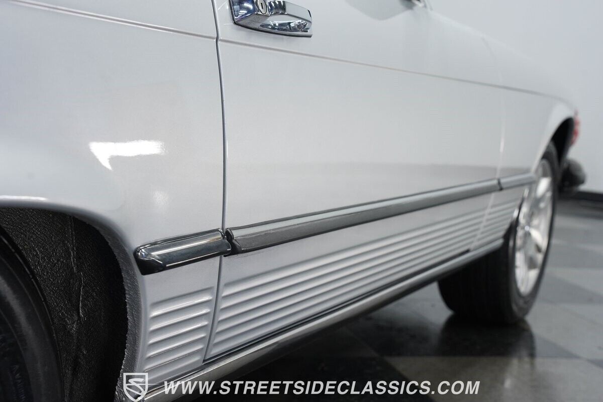 Mercedes-Benz-SL-Class-1984-Convertible-26