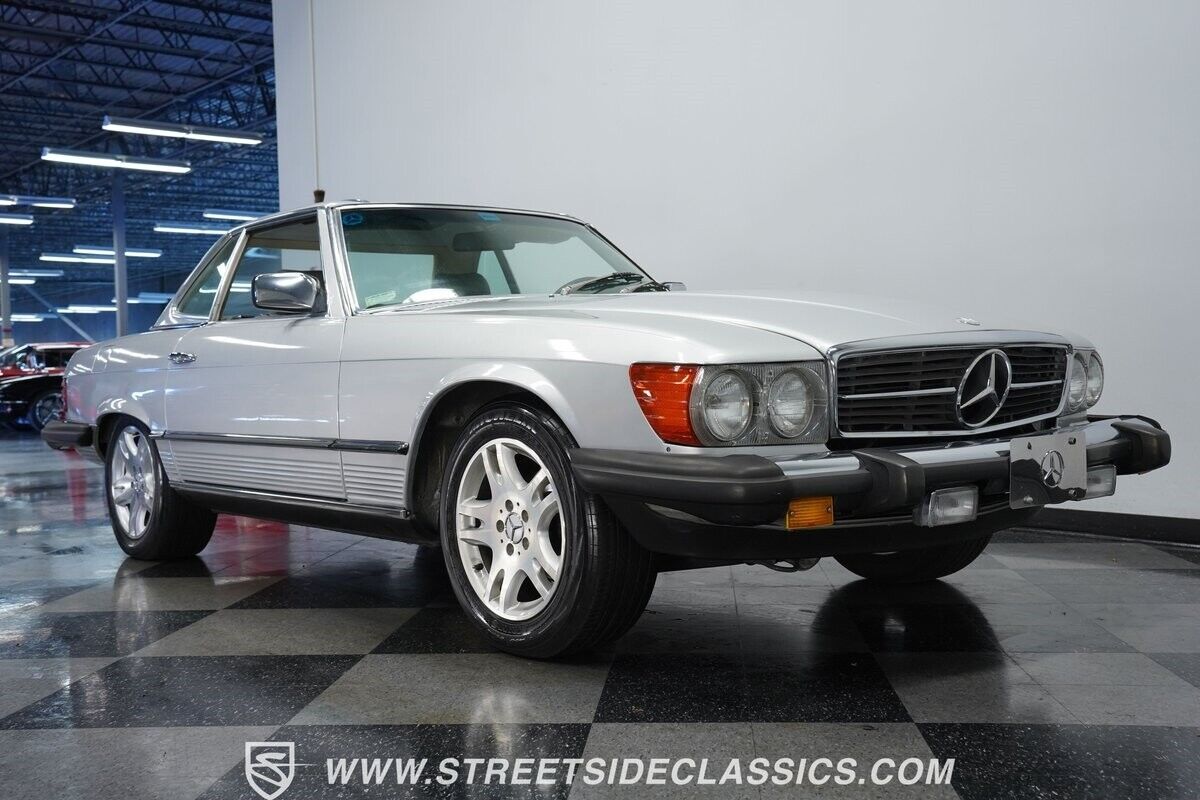 Mercedes-Benz-SL-Class-1984-Convertible-29