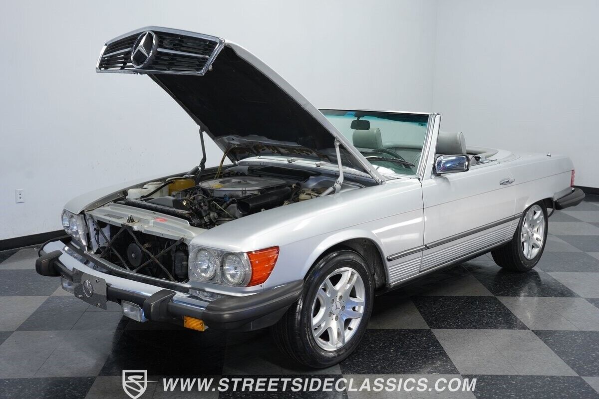 Mercedes-Benz-SL-Class-1984-Convertible-30