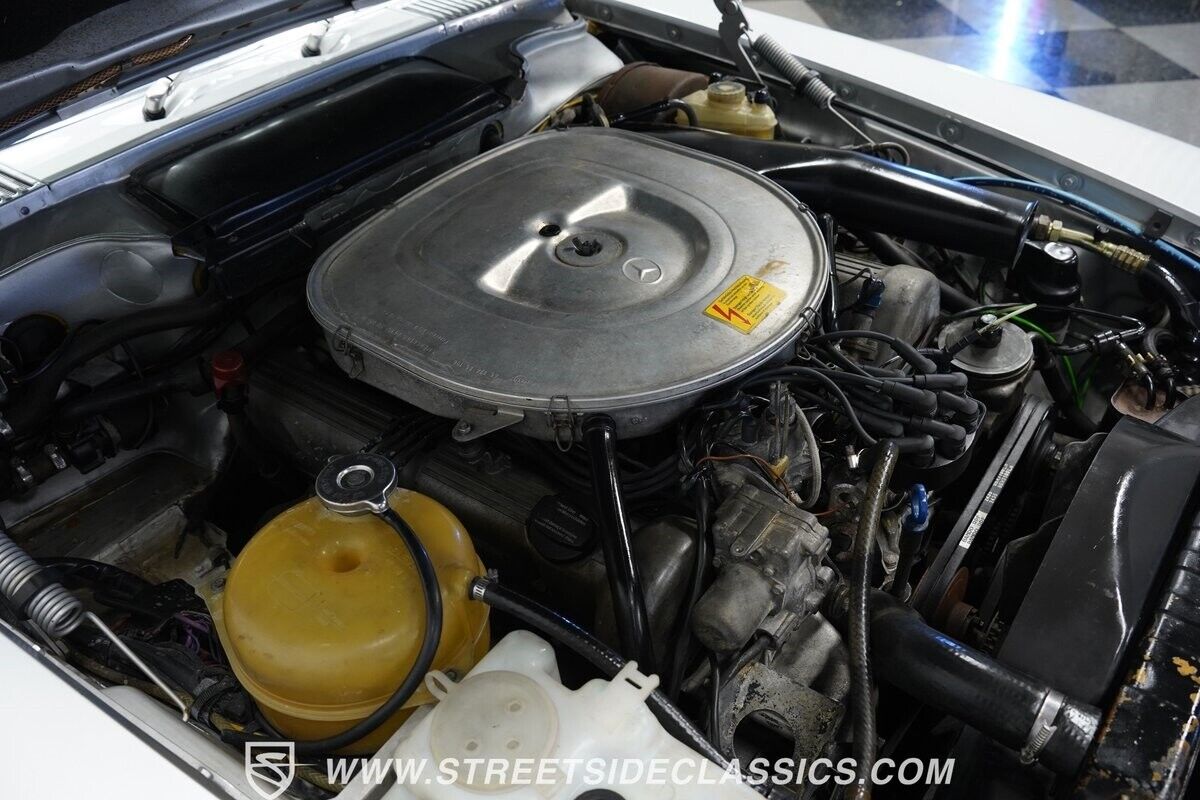 Mercedes-Benz-SL-Class-1984-Convertible-32