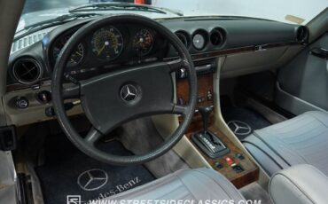 Mercedes-Benz-SL-Class-1984-Convertible-35