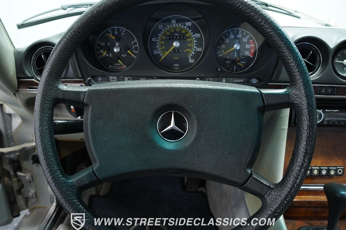 Mercedes-Benz-SL-Class-1984-Convertible-36